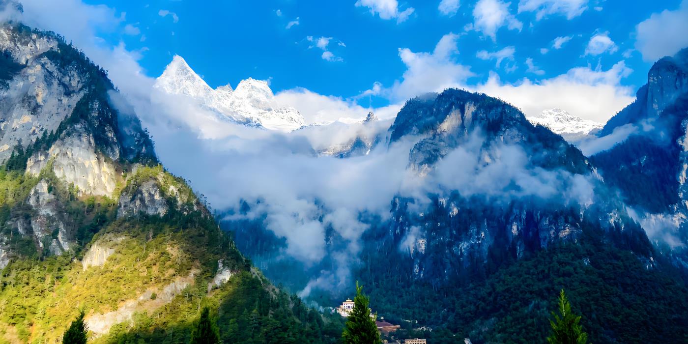 Top 10 Destinations In Shangri-la: Balagezong--Shangri-la Grand