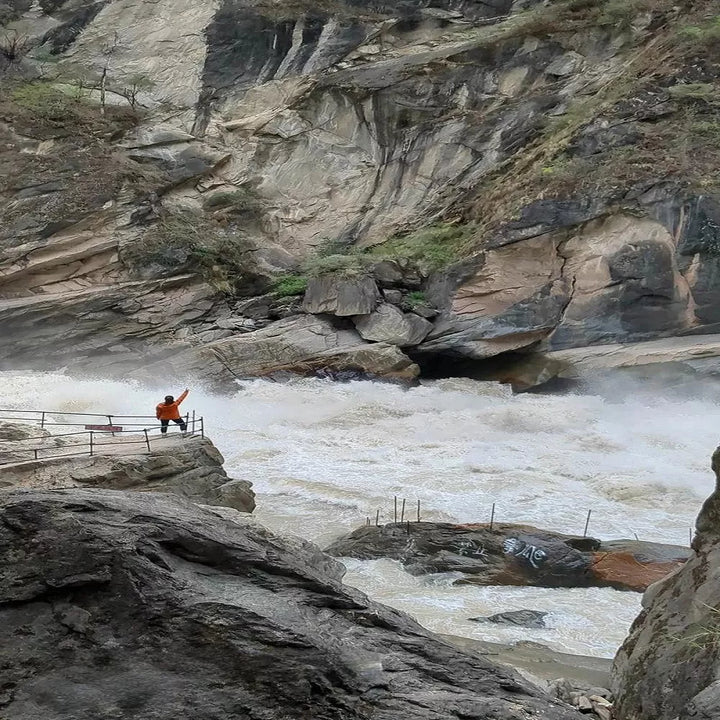 Dense_Rapids_in_Tiger_Leaping_Gorge