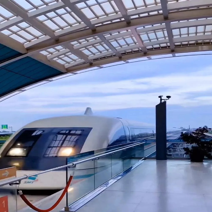 Maglev_Train_in_Shanghai